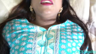 Aunty soothu kuthiyai naki ilam aan ookum sex videos Video