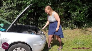 Ausgenutzt bei Autopanne Plötzlich fickt er mich ohne Gummi Video