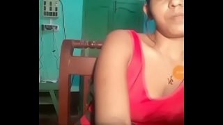 Bangladeshi girl Nusrat Jahan showing boobs on Gogo.Live Video