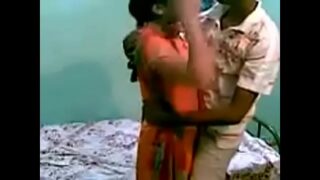 Chennaiyil caril pool sappi vinthu kudikum sex videos Video