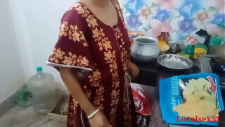 Pengal pundaiyil oothu vinthu irakum sex video