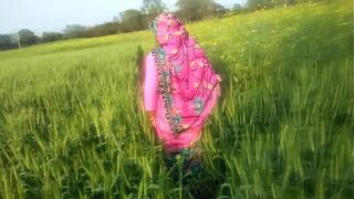 Pollachi village aunty kuthiyil vinthu irakum aunty com videos Video