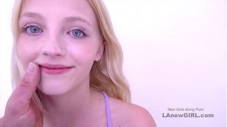 Skinny Teenie gets tight pussy creampied at audition Video