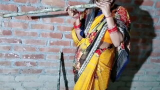 Tamil Sexy Auntie Standing Style Fucking Wet Pussy In Outdoor By Nephew Video