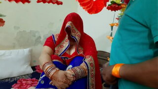 Thiruppur aunty karupu kuthiyil oothu vinthu irakum aunty sex videos Video