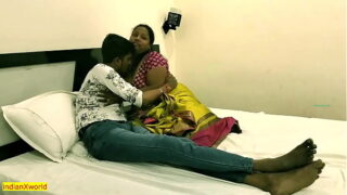 Village pakathu veetu auntyai ilam aan ookum hidden sex video Video